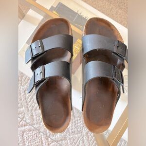 Black Birkenstock Women's Arizona Sandals size 40